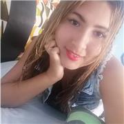 La profesora de matemáticas imparte clases a todos los niños